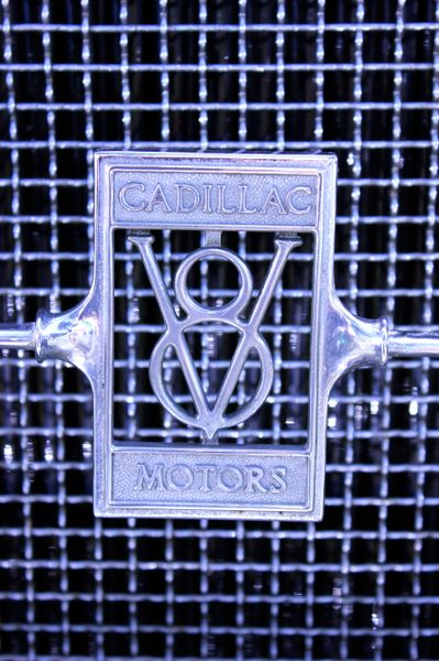 1929 Cadillac 341-B Roadster grille emblem