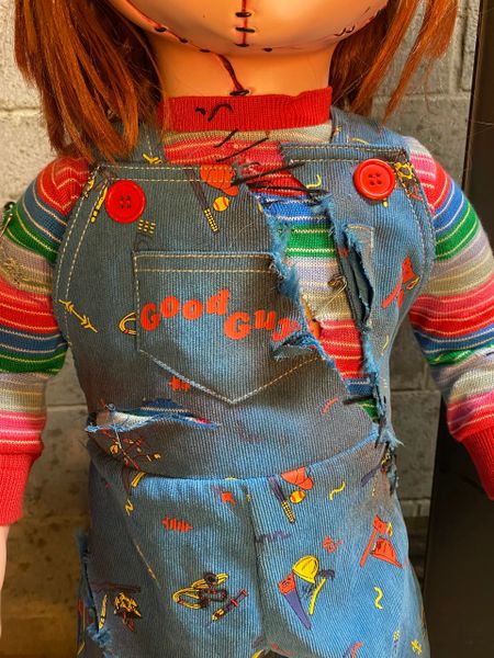 chucky doll stand