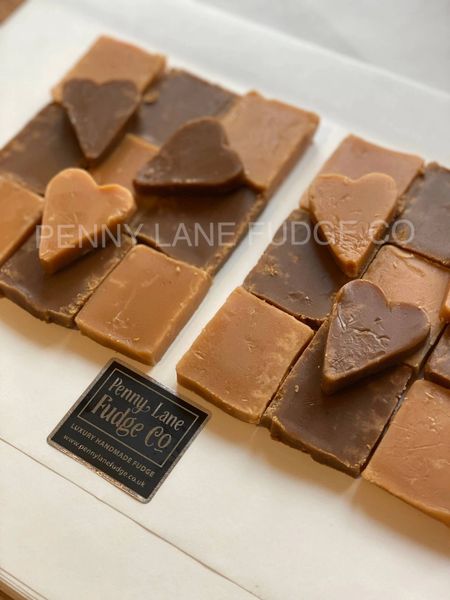 Large Fudge Heart Gift Box (Gift Wrapped)