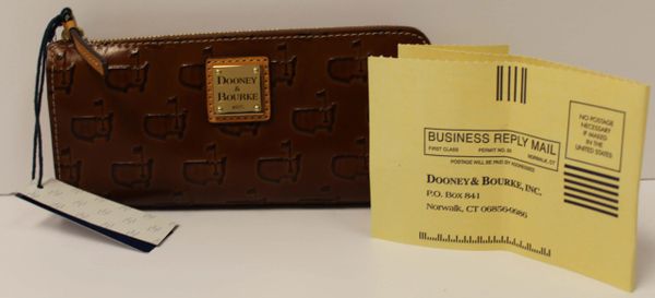 2015 Masters Dooney Bourke, Ladies Clutch In Caramel