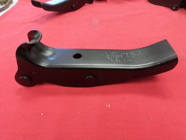 1971 Chevelle SS Malibu Bumper Jack Hook Load Rest RH(UA)