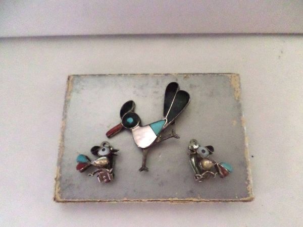 Vintage Native American Inlay Zuni Roadrunner Brooch/Pendant & Clip-On Earrings