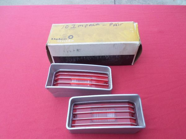 NOS Delco Guide 5964458 1970 Impala Backing Lens Assembly (pr)