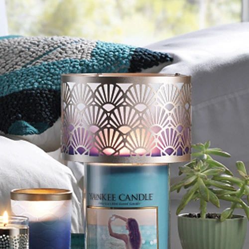 Yankee Candle Spring Swirls Glass Jar Candle Shade  In The Berry Patch  (The Berry Patch Gift Shop) (Robin's Nest)