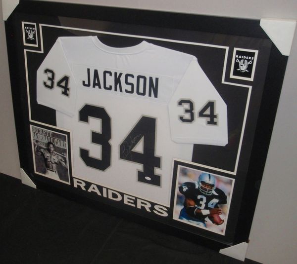 Bo Jackson Autographed Signed Framed Oakland Raiders Jersey 