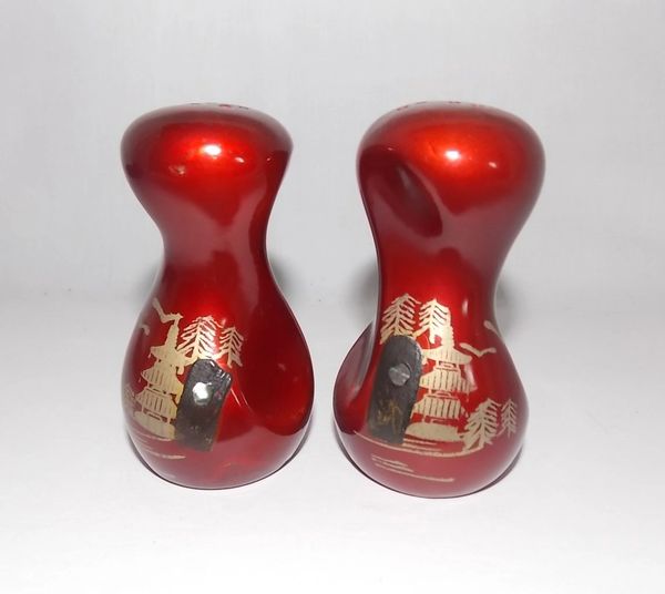 Vintage mid-century red laquer glaze freeform salt and pepper shakers