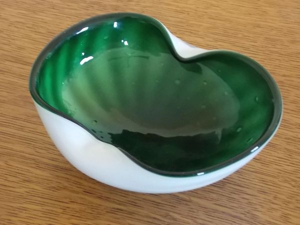 Mid Century MURANO dimpled white cased catchall bowl emerald green with copper flecks