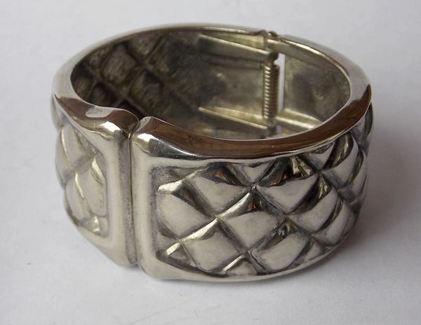 1970's Silver-Tone Grooved Quilted Diamond Clamper Cuff Hinged Bracelet