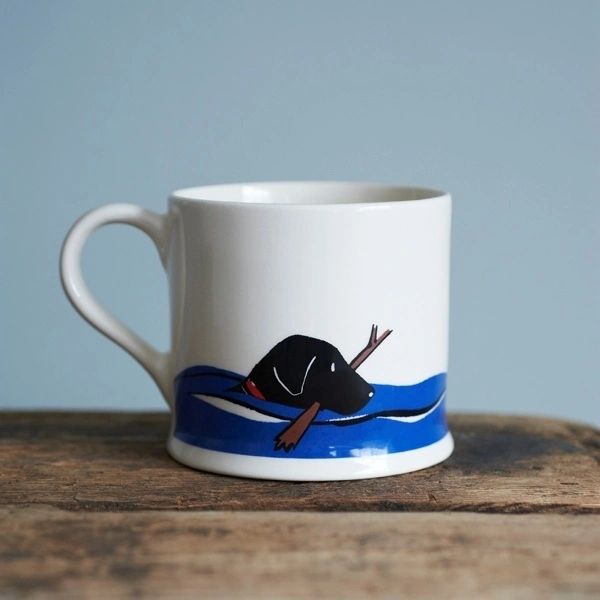 BLACK LABRADOR SWIMMING MUG