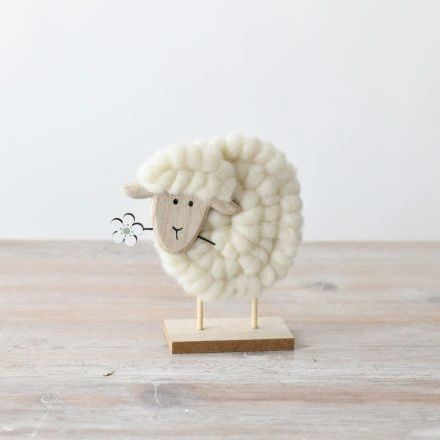 FLUFFY SHEEP HOLDING FLOWER, 16.5CM