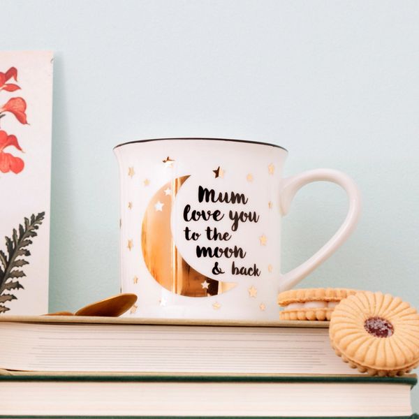 MUM LOVE YOU TO THE MOON AND BACK MUG