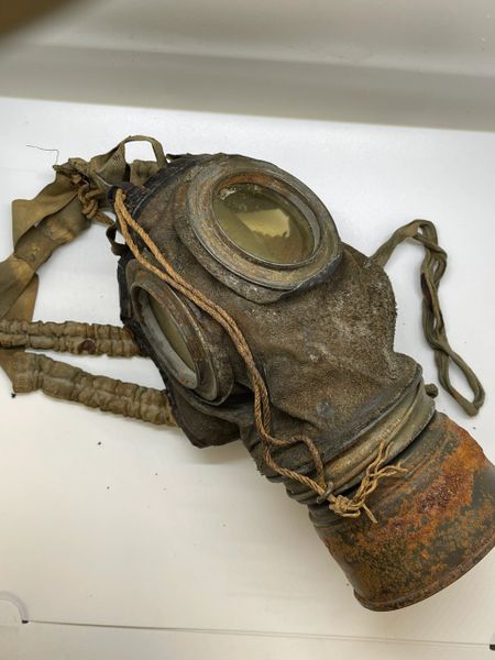 Original WW1 German Leder Gas Mask With Can (Named)
