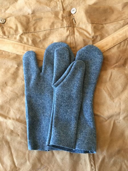 Reproduction Trigger-Finger Mittens