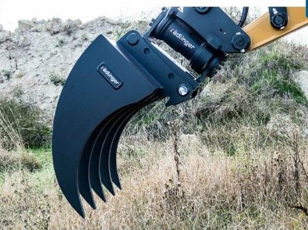 TILT RAKE MINI EXCAVATOR