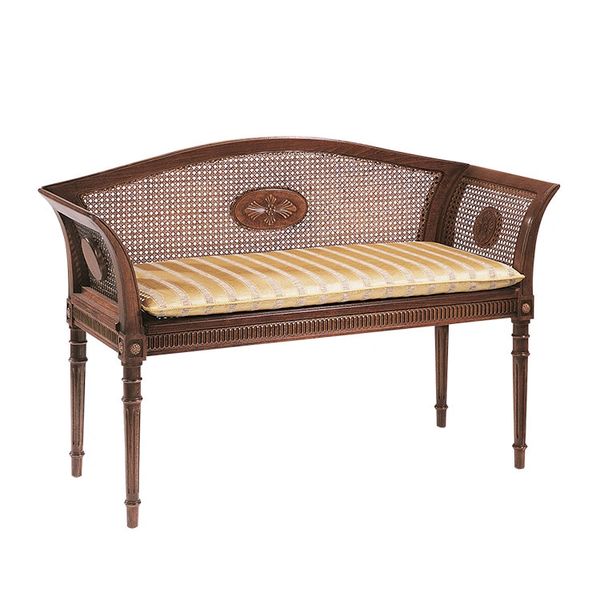 Guilliana English Style Bench Hand Carved Accents Made in Italy