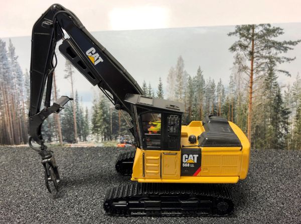 Caterpillar 568 LL Log Loader 1:50 scale Diecast Masters