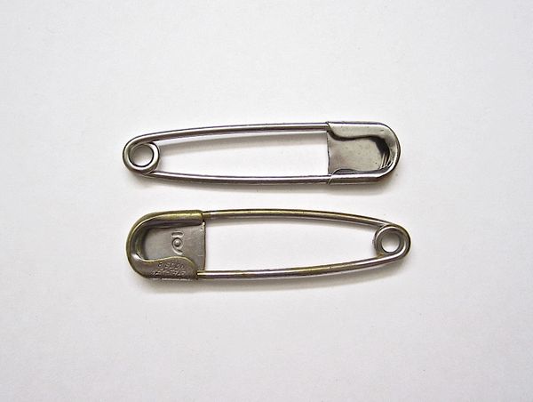 Twelve Vintage Safety Pin Key Tags or Laundry Pins | Uncanny Artist
