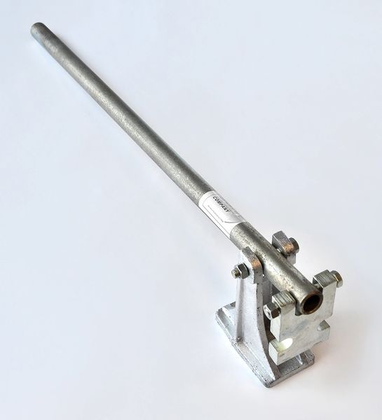 Economical Manual Stake Puller (Good for 1/2 to 1-1/4 inch diameter stakes) Click on Picture