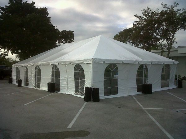 30 x 50 Frame Tent Carpa Supply