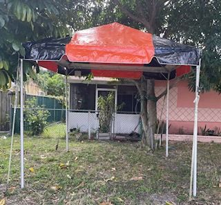 **Used - 10' x 10' Halloween Frame Tent SuperSale (Single Tube Aluminum)