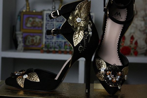 190 Baroque Designer Inspired Embellished Black Shoes Size 7,5 