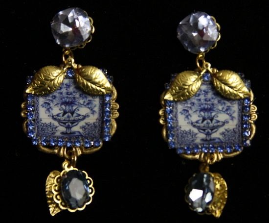 SOLD! 1928 Blue Vase Designer Inspired Leaf Earrings studs