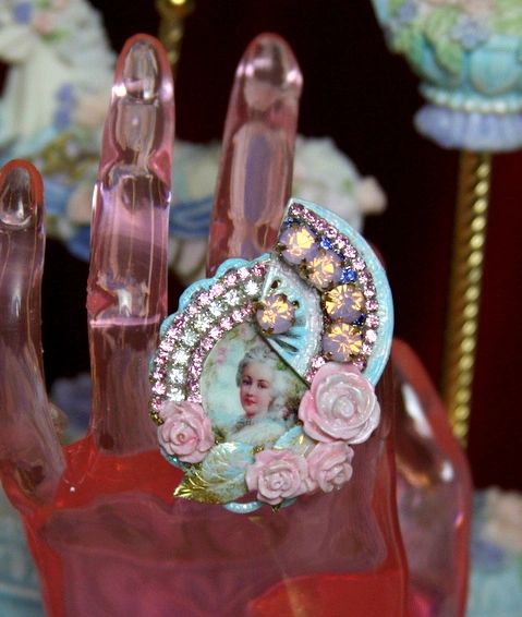 SOLD! 2016 Marie Antoinette Fan Crystal Adjustable Cocktail Ring
