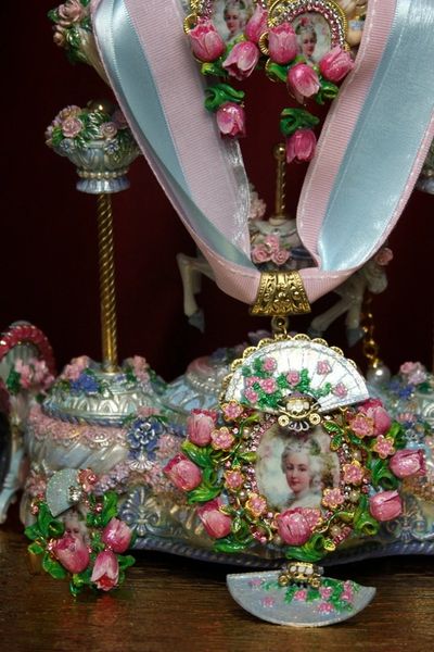 SOLD! 2189 Set Of Hand Painted Massive Marie Antoinette Tulip Fan Necklace+ Earrings