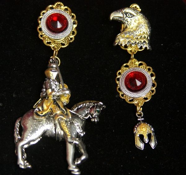 2469 Irregular Eagle Knight Earrings