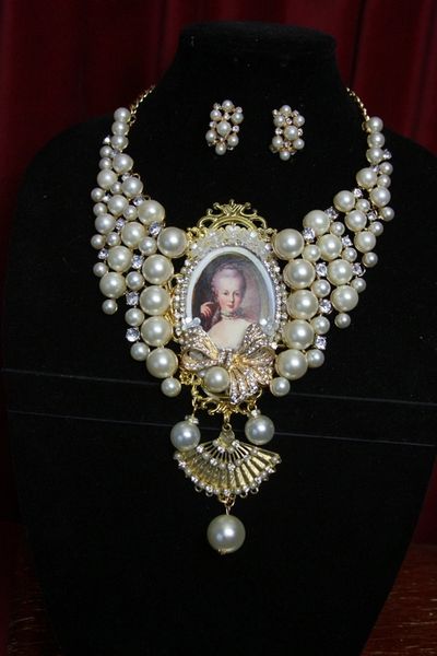SOLD! 2558 Marie Antoinette Fan Vintage Style Pearl Set