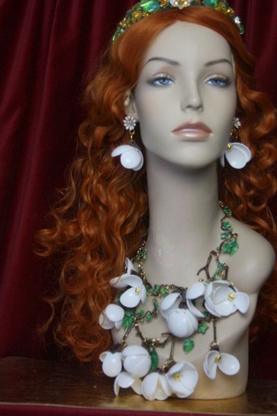 SOLD! 3056 Lotus Magnolia Cabochon Chunky White Flowers Branch Leaf Necklace Set