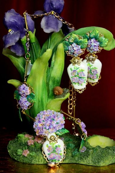 SOLD! 3472 Sicilian Vase Hand Painted Flower Necklace