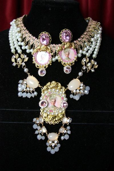SOLD! 3480 Young Marie Antoinette Fan Vintage Style Pearl Set