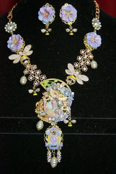 SOLD! 3616 Set Of Marie Antoinette Fan Vintage Style Pearl Enamel Bee Necklace+ Earrings
