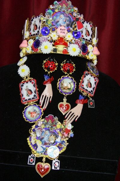 SOLD! 3688 Set Of Alice In Wonderland Hands Unusual Necklace+ Earrings