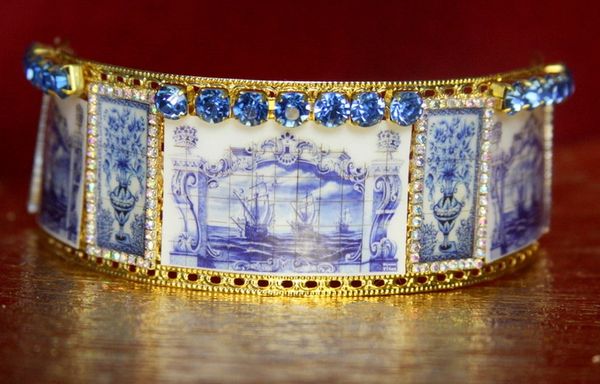 SOLD! 3874 Baroque Sicilian Blue Vase Tile Cameo Elegant Crown