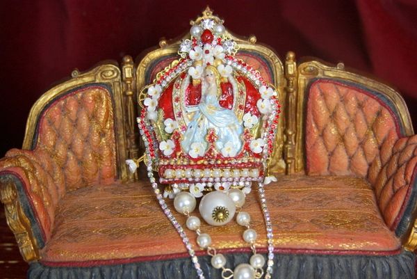 SOLD! 3910 Huge Hand Painted Crown Queen Biwa Pearl Unique Brooch