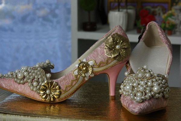 SOLD! 479 Victorian Style Lace Pearl Embellished Rose Shoes Size 7,5