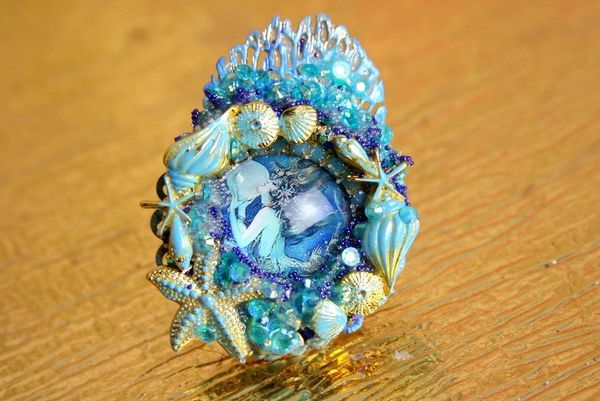 4054 Victorian Mermaid Cameo Adjustable Cocktail Huge Ring