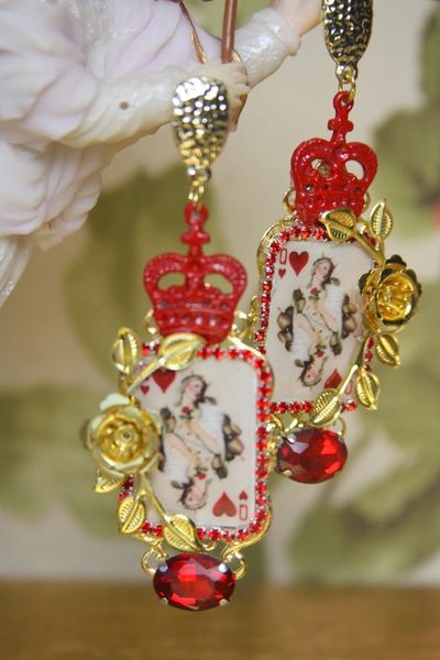 4166 Runway Victorian Queen Of Hearts Red Crown Studs Earrings