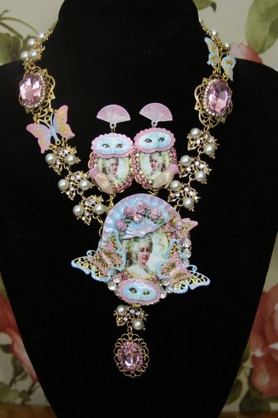 SOLD! 4227 Pearl Marie Antoinette Fan Butterfly Hand Painted Vintage Style Pearl Set