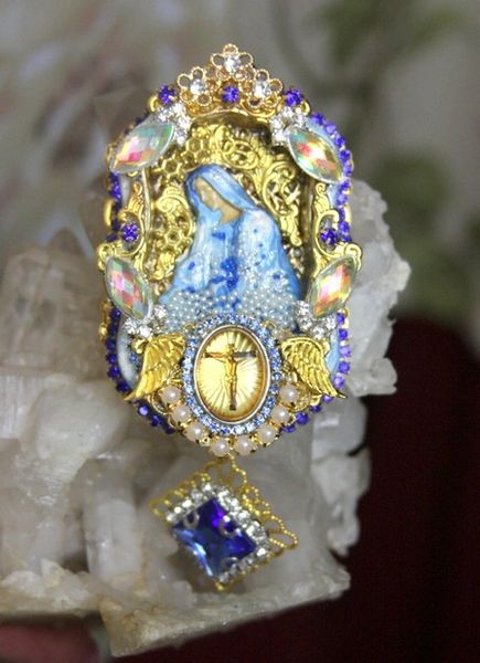 SOLD! 4299 Cathedral 3D Effect Unique Virgin Mary Madonna Huge Crystal Brooch