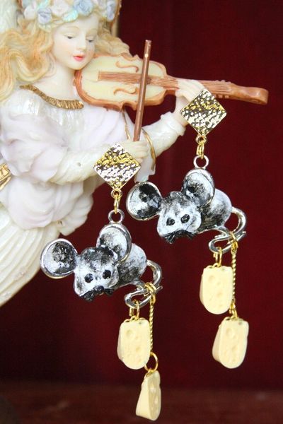SOLD! 4401 Baroque Hand Painted Adorable Mouse Cheese Studs Earrings