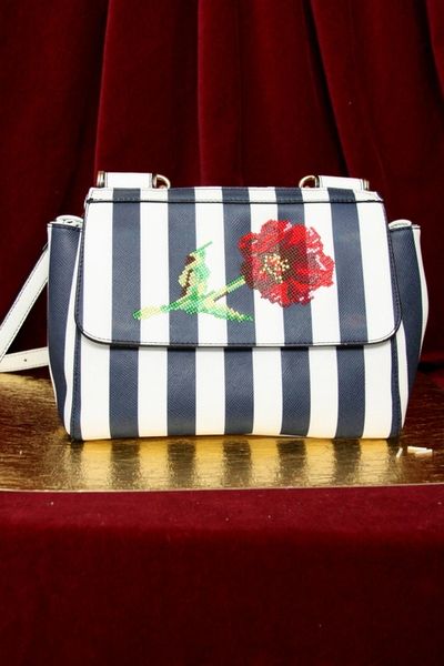 3206 Poppy Embroidery Illusion Leather Purse/Handbag