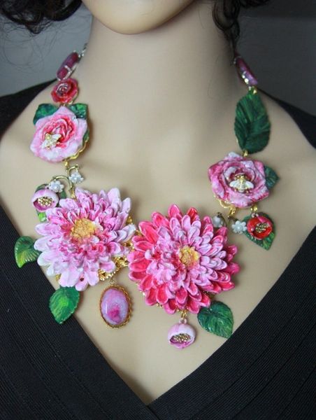 SOLD! 4509 Set Of Genuine Botswana Agate Hand Painted Vivid Chrysanthemum Roses Bee Necklace+ Earrings