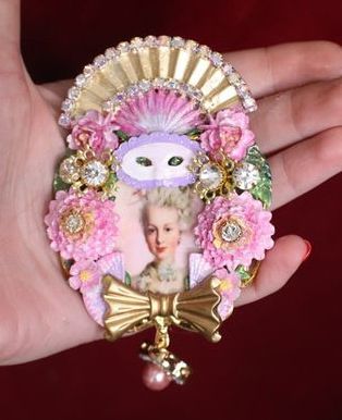 SOLD! 4714 Young Marie Antoinette Hand Painted Bow Fan Massive Brooch