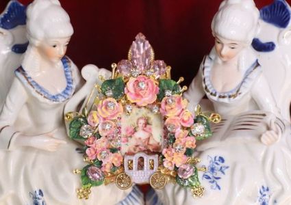 SOLD! 4769 Young Marie Antoinette Hand Painted Roses Carriage Massive Brooch+ Earrings