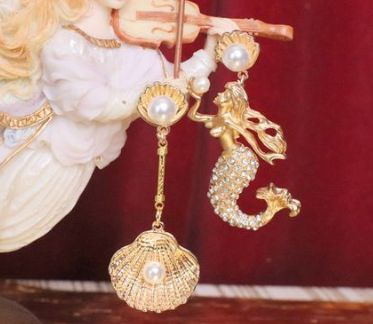 SOLD! 5085 Baroque Irregular Mermaid Shell Earrings Studs