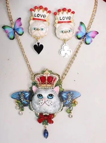 5769 Baroque Hand Painted Adorable Mister-cat Butterfly Necklace