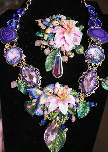 SOLD! 5924 Set Of Art Nouveau Hummingbird Cameos Genuine Agate Necklace+ Earrings